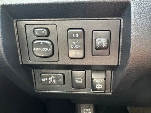 Used 2020 Toyota Tundra SR5 w/ SR5 Upgrade Package AWD/4WD image 14