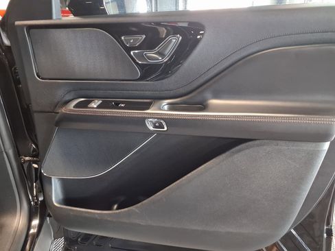 Used 2022 Lincoln Aviator AWD image 13