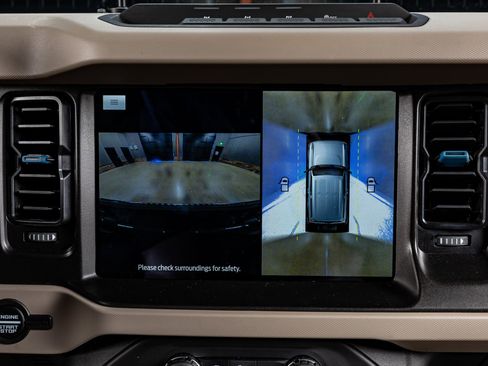 Used 2023 Ford Bronco Wildtrak image 25