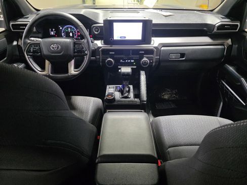 Used 2025 Toyota 4Runner SR5 AWD/4WD image 19
