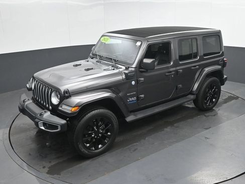 Used 2021 Jeep Wrangler Unlimited Sahara w/ Cold Weather Group AWD/4WD image 37