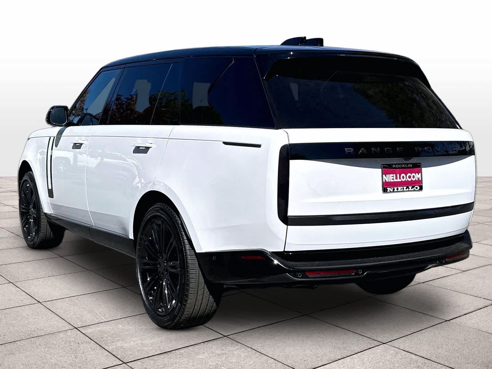 Used 2026 Land Rover Range Rover Long Wheelbase SE AWD/4WD image 12