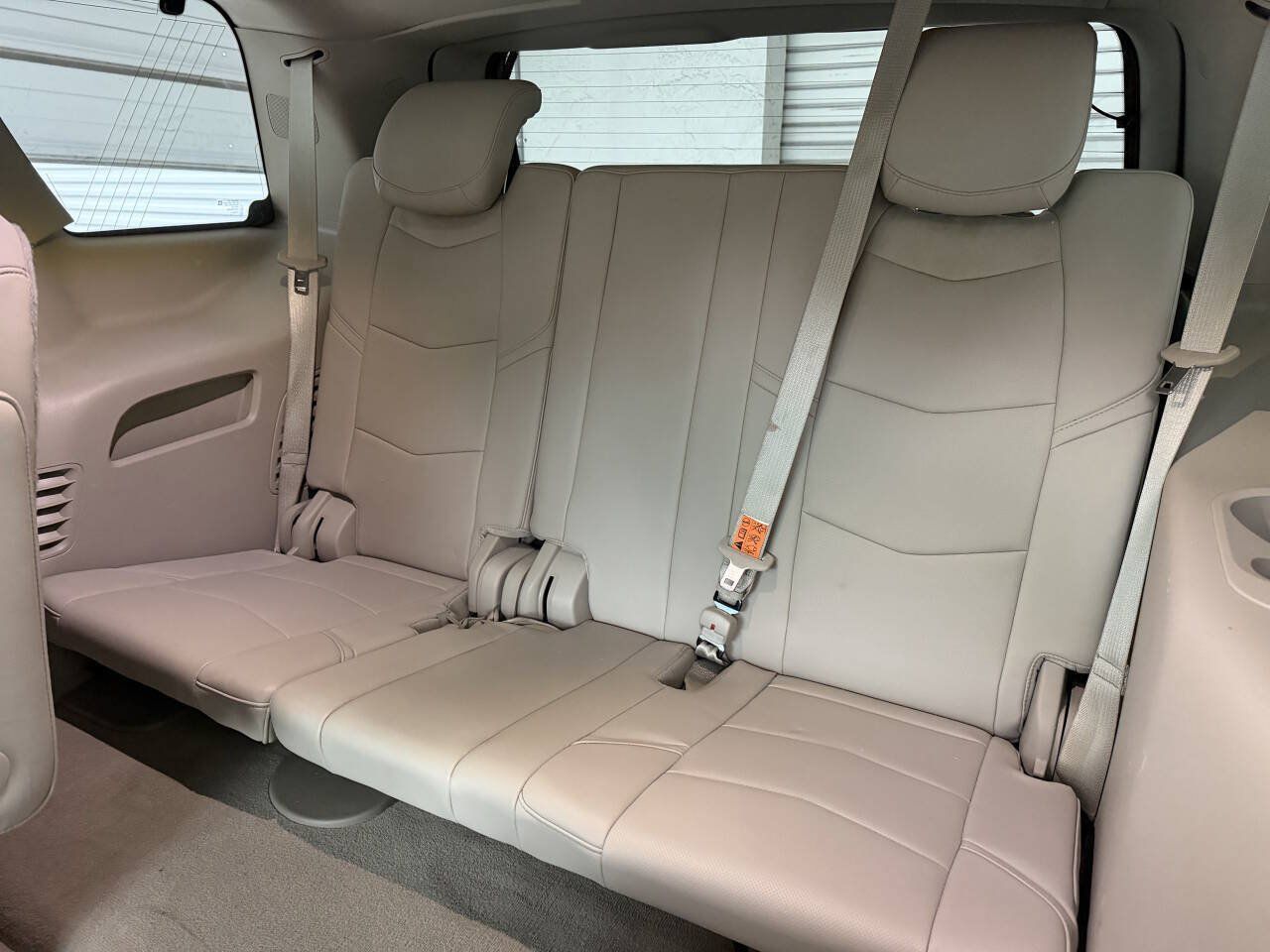 Used 2016 Cadillac Escalade Luxury AWD/4WD image 14