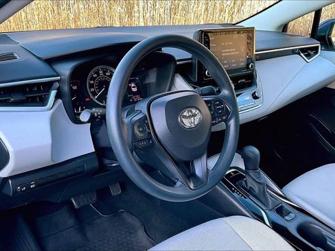 Certified 2022 Toyota Corolla LE image 17