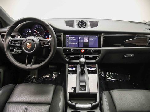 Certified 2026 Porsche Macan AWD/4WD image 15