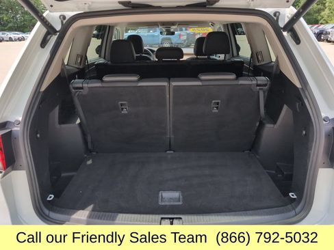 Used 2025 Volkswagen Atlas SE AWD/4WD image 21
