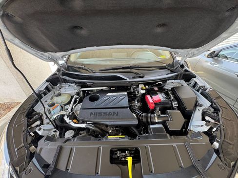 Used 2025 Nissan Rogue SV FWD image 29
