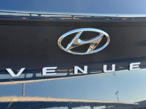 Used 2026 Hyundai Venue SEL FWD image 29