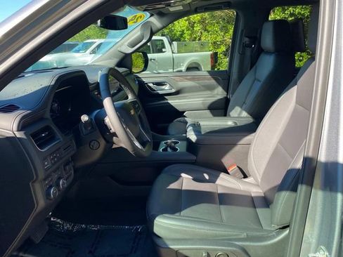 Used 2024 Chevrolet Suburban LT w/ Luxury Package AWD/4WD image 13