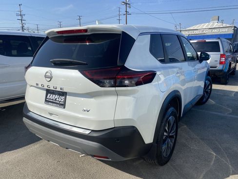 Used 2023 Nissan Rogue SV FWD image 7
