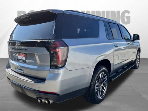 Used 2025 Chevrolet Suburban Z71 AWD/4WD image 4