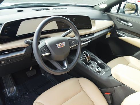 Used 2024 Cadillac XT4 Premium Luxury w/ Active Safety Package image 4