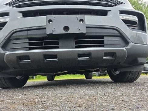 Used 2023 Ford Explorer XLT w/ Equipment Group 202A AWD/4WD image 10