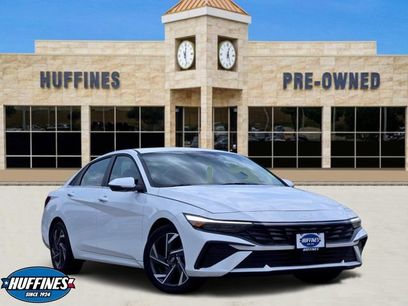 Certified 2025 Hyundai Elantra Limited