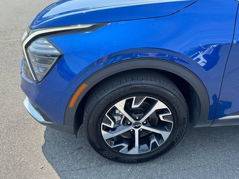 Used 2025 Kia Sportage EX AWD/4WD image 9