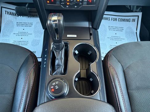 Used 2018 Ford Explorer XLT w/ Equipment Group 202A image 29