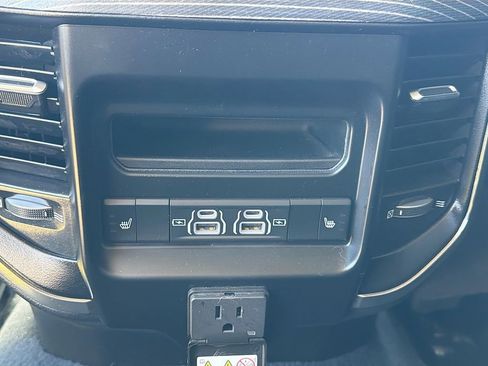 Used 2023 RAM 3500 Limited image 26