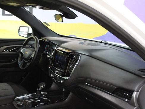 Used 2023 Chevrolet Traverse LT FWD image 12