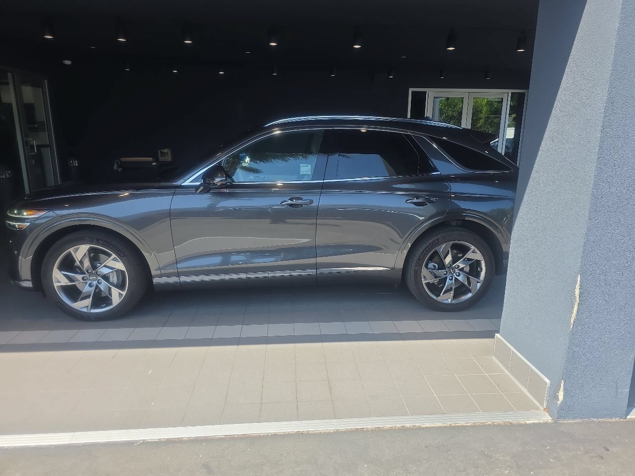 Used 2023 Genesis Electrified GV70 AWD/4WD image 32