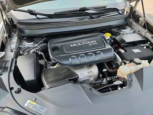Used 2019 Jeep Cherokee Latitude w/ Popular Appearance Group FWD image 15
