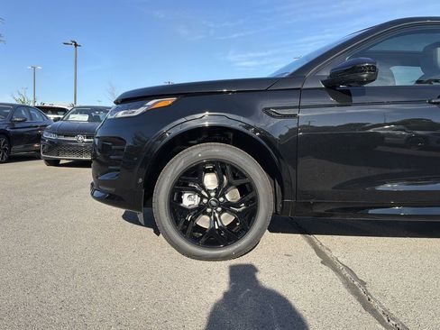 New 2026 Land Rover Discovery Sport Landmark AWD/4WD image 9