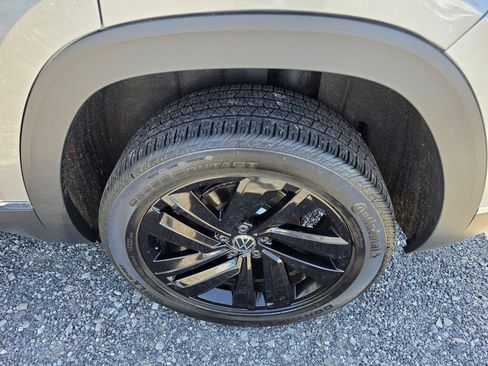 Used 2021 Volkswagen Atlas Cross Sport SEL AWD/4WD image 31