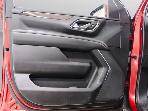 Used 2023 GMC Yukon SLE image 22