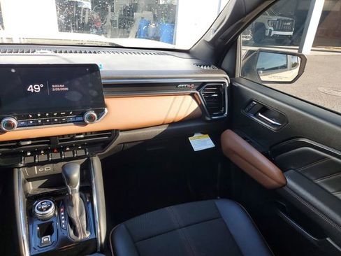 Used 2024 GMC Canyon AT4 image 14