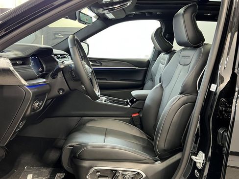 New 2025 Jeep Grand Cherokee Overland w/ Adv Protech Group III image 14