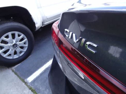 Used 2025 Honda Civic Sport image 16