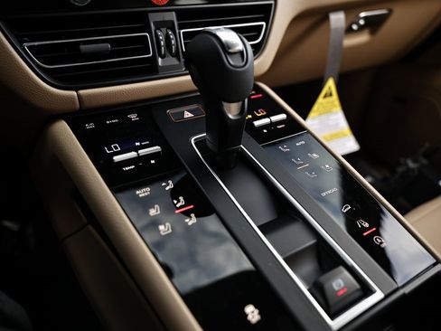 New 2026 Porsche Macan image 44