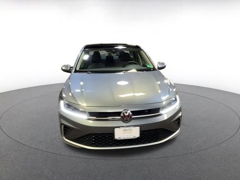 Used 2025 Volkswagen Jetta SE image 4