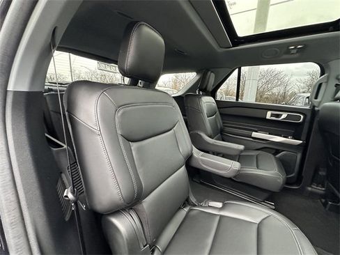 Certified 2022 Ford Explorer XLT w/ Equipment Group 202A image 38