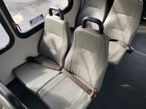 Used 2015 Ford E-350 and Econoline 350 Super Duty RWD image 28
