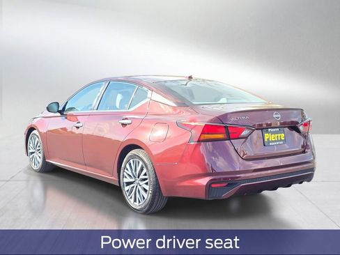 Used 2024 Nissan Altima 2.5 SV FWD image 4