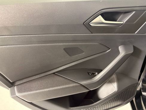 Used 2024 Volkswagen Jetta SE FWD image 33