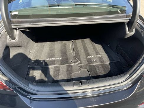 Used 2025 Genesis G70 2.5T RWD image 23