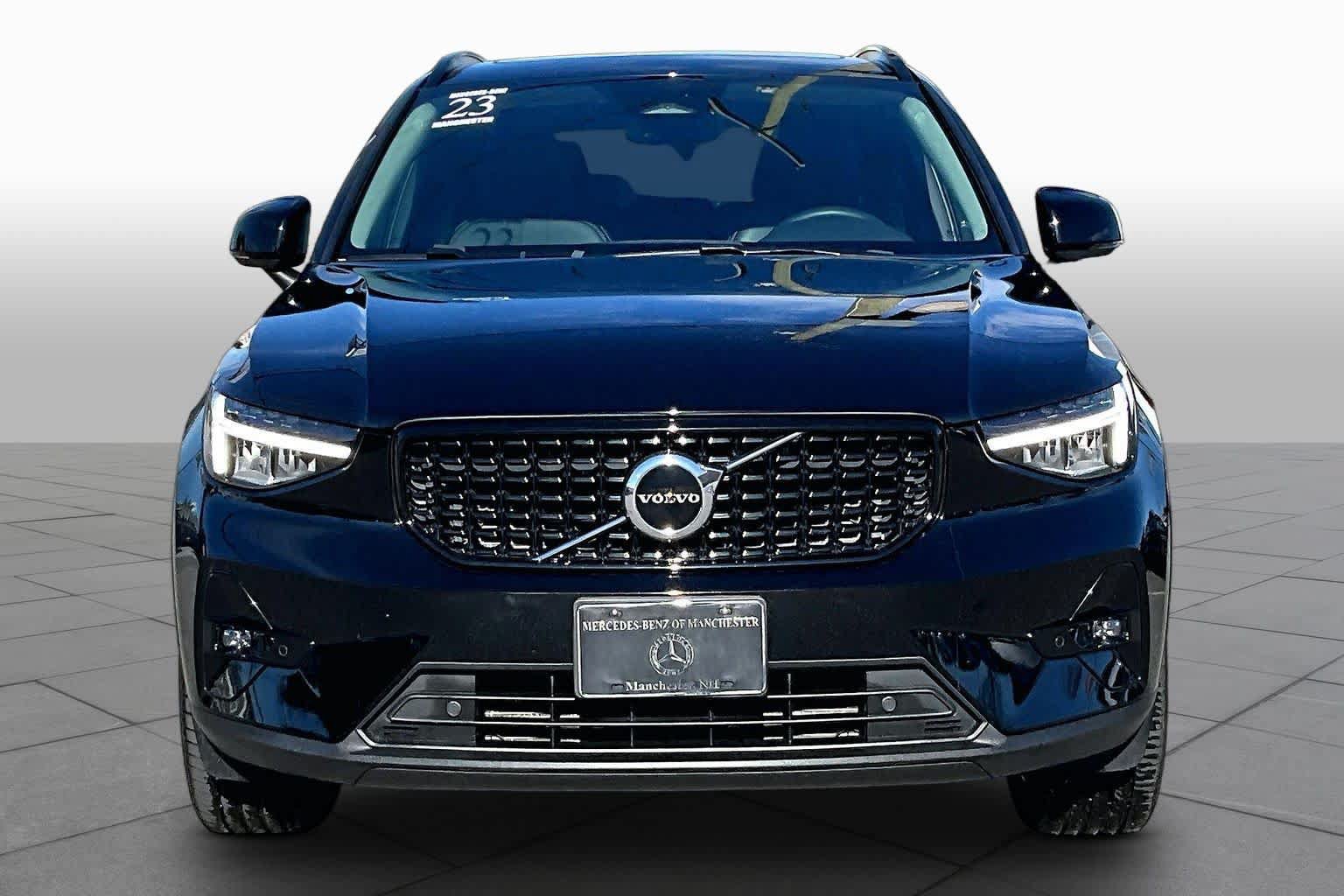 Used 2023 Volvo XC40 B5 Plus w/ Climate Package AWD/4WD image 4