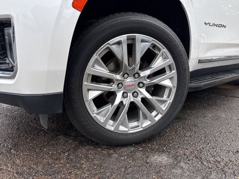 Used 2021 GMC Yukon SLT w/ SLT Luxury Plus Package image 2