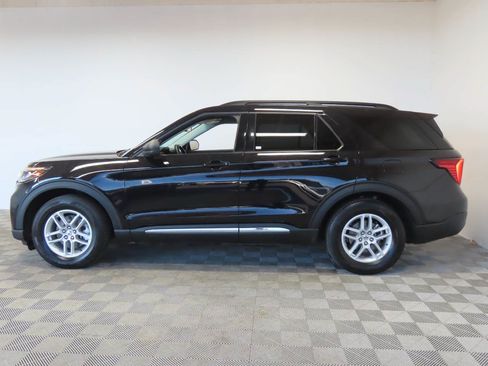 Used 2025 Ford Explorer Active RWD image 5