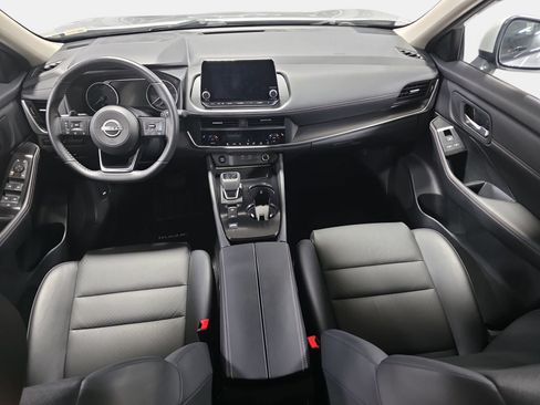 Used 2024 Nissan Rogue SV w/ SV Premium Package FWD image 9