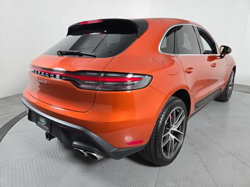 Used 2022 Porsche Macan S AWD/4WD image 2