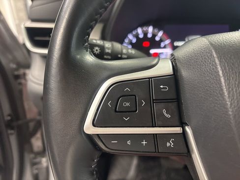 Used 2024 Toyota Highlander LE FWD image 16
