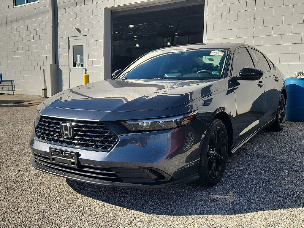 Used 2025 Honda Accord SE image 3