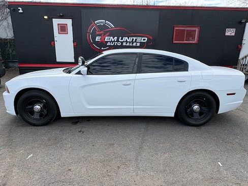 Used 2013 Dodge Charger Police RWD image 3