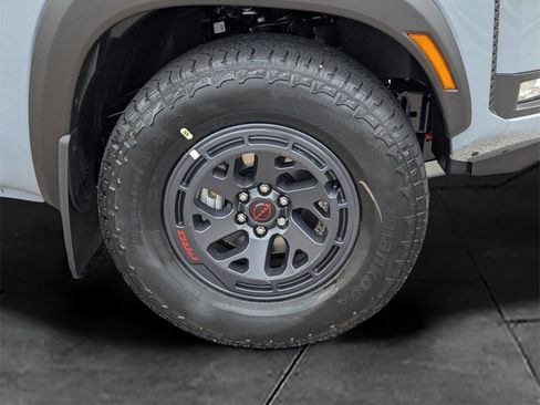 New 2025 Nissan Frontier PRO-4X image 30