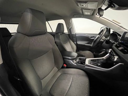 Used 2024 Toyota RAV4 XLE FWD image 9