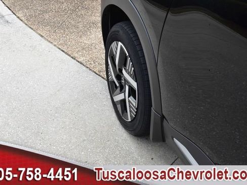 Used 2025 Nissan Kicks SV w/ Interior Electronics Package FWD image 17