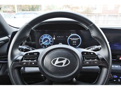Used 2025 Hyundai Elantra SEL FWD image 15
