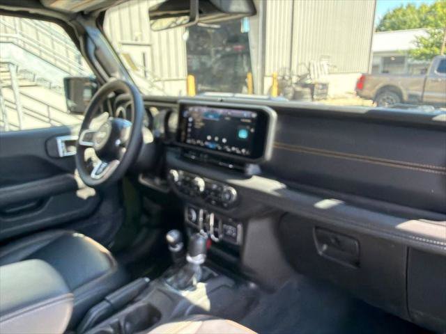 Certified 2024 Jeep Wrangler Unlimited Sahara w/ Technology Group AWD/4WD image 38